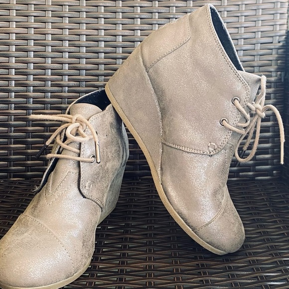 TOMS Lace-Up Wedge Ankle Booties